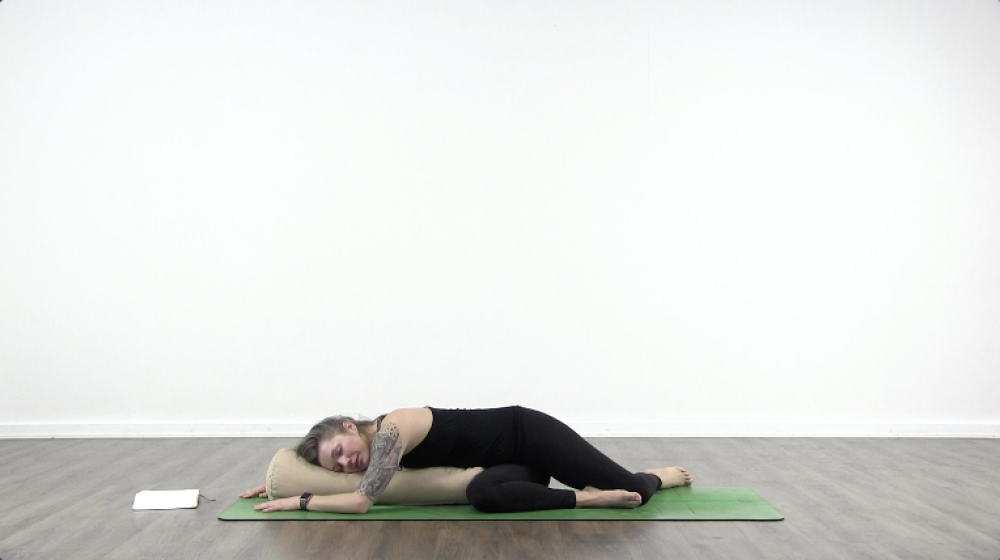 4 Essential Yoga Poses For Sleep_1