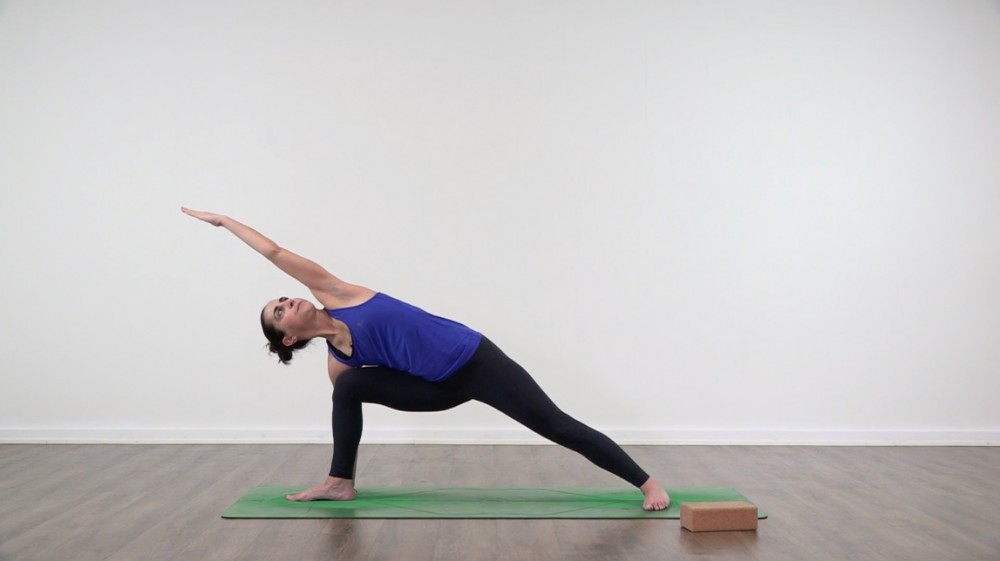 Uthitta Parsvakonasana y Parivrtta Parsvakonasana_0