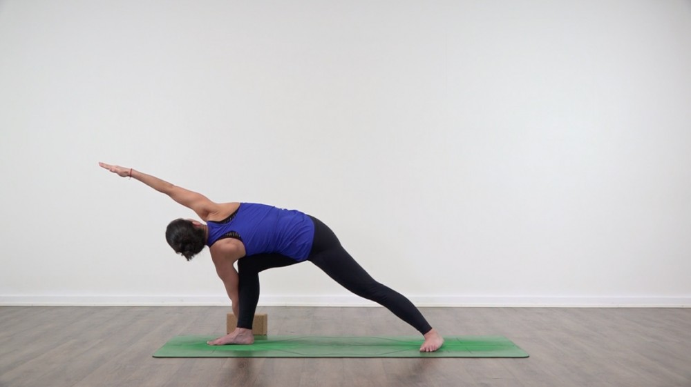 Uthitta Parsvakonasana y Parivrtta Parsvakonasana_1