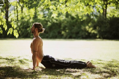 Updog in nature Uppsala Pranayama breathing