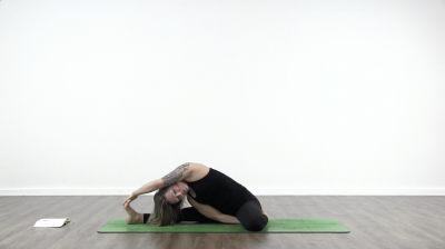 Screenshot from a Online yoga class at Yogateket yoga studio from Uppsala Sweden